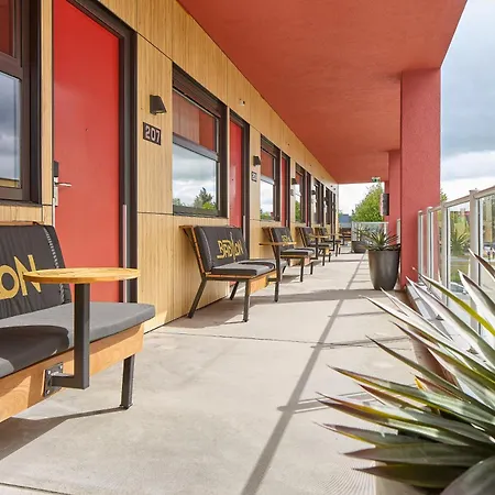 Отель Hotel Babylon Heerhugowaard - Alkmaar Херхюговард