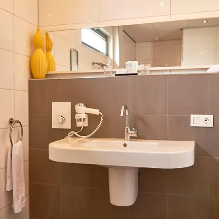 Hotel Babylon - Alkmaar 4*