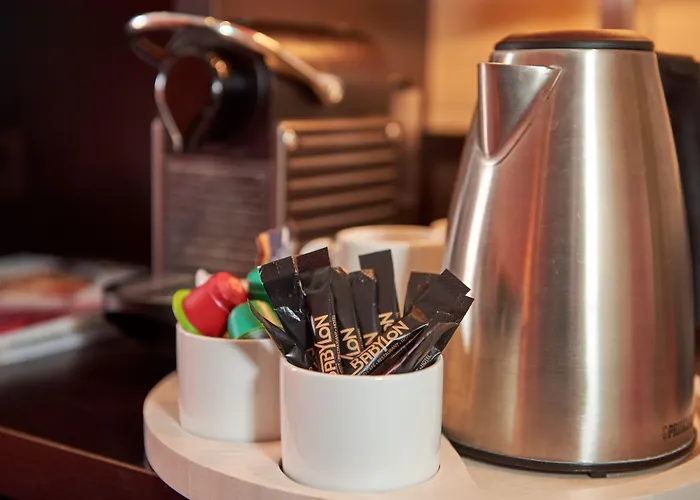 Отель Hotel Babylon Heerhugowaard - Alkmaar Херхюговард