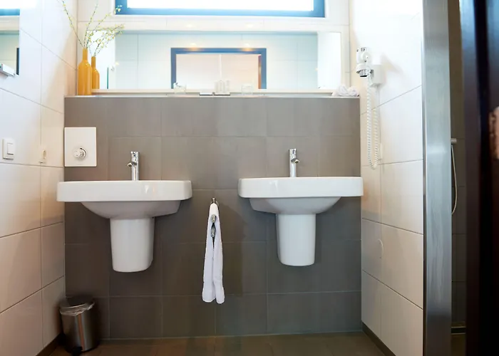 Hotel Babylon Heerhugowaard - Alkmaar 4* Херхюговард