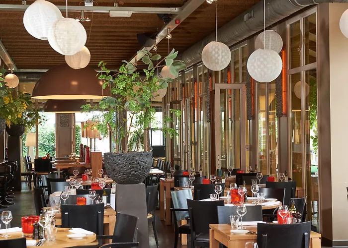 Отель Hotel Babylon Heerhugowaard - Alkmaar 4*