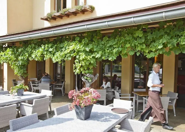 Отель Hotel Babylon Heerhugowaard - Alkmaar 4*