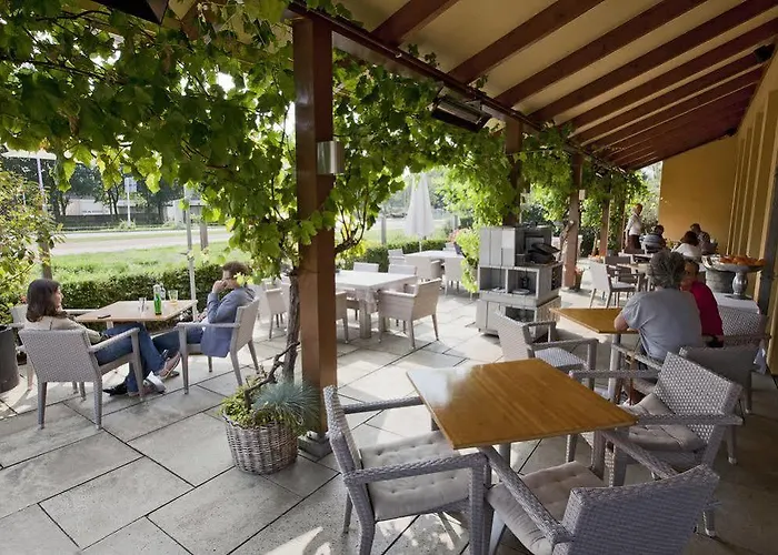 Hotel Babylon Heerhugowaard - Alkmaar 4* Херхюговард